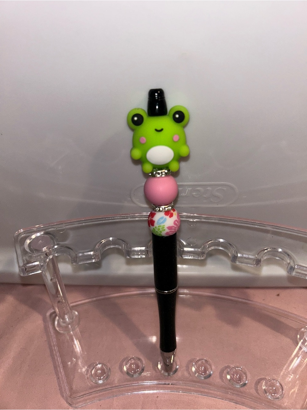 Frog beaded pen